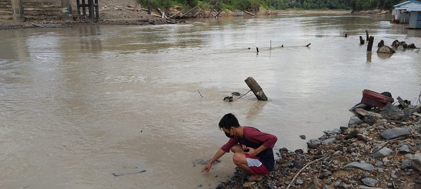 Masyarakat Kampung Minta Perusahaan Segera Sediakan Fasilitas Air Bersih.